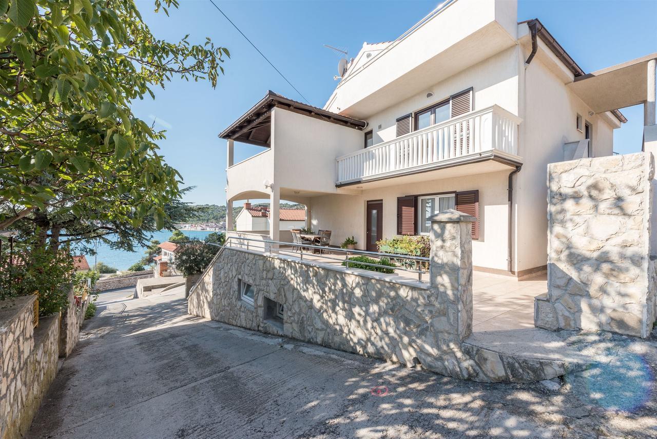 Apartments Snjezana Tisno Exterior foto